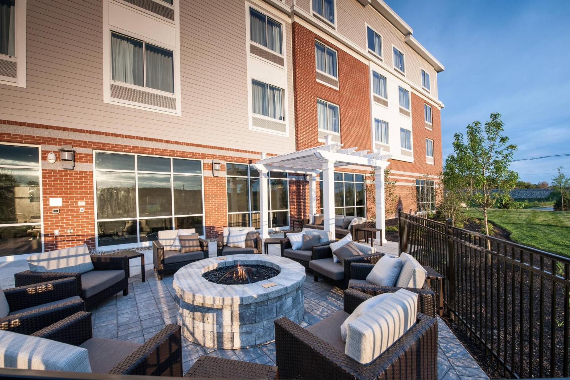 Hotel Courtyard By Marriott Boston Littleton Zewnętrze zdjęcie